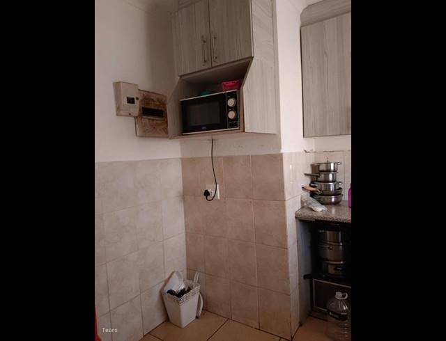 1 BEDROOM APARTMENT FOR SALE IN WINDSOR EAST